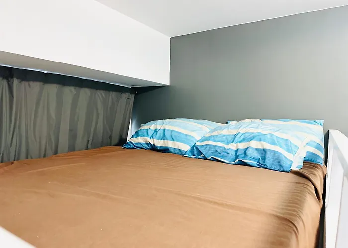 Loft-Style Condo @ Avida Towers With Wifi